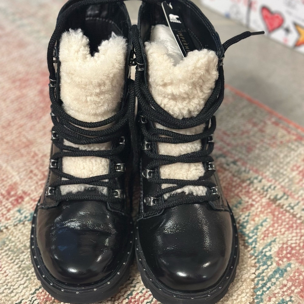 Sorel Black Lace-Up Boots with Cream Lining